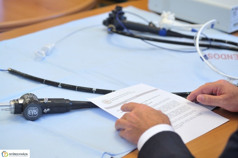 Diagnosztikai adomány a kórháznak - fotó Szarka Lajos