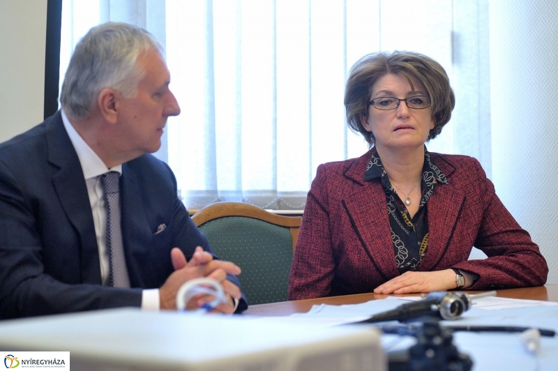 Diagnosztikai adomány a kórháznak - fotó Szarka Lajos