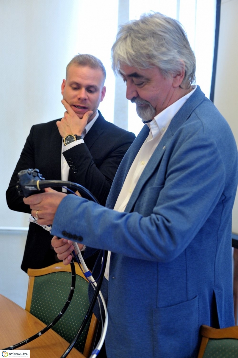 Diagnosztikai adomány a kórháznak - fotó Szarka Lajos