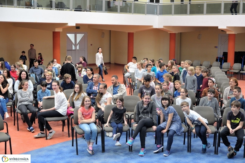 Madár Nyíregyházán - fotó Szarka Lajos