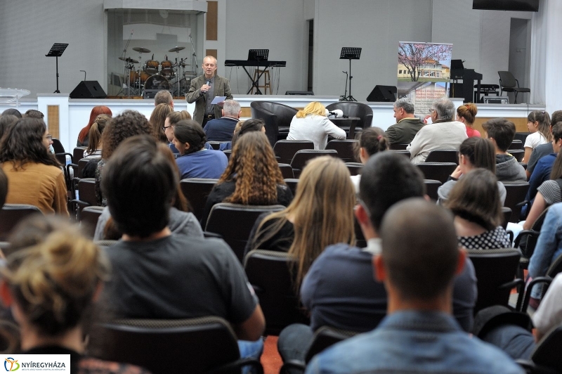 Madár Nyíregyházán - fotó Szarka Lajos