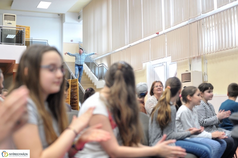 Madár Nyíregyházán - fotó Szarka Lajos