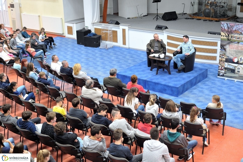 Madár Nyíregyházán - fotó Szarka Lajos