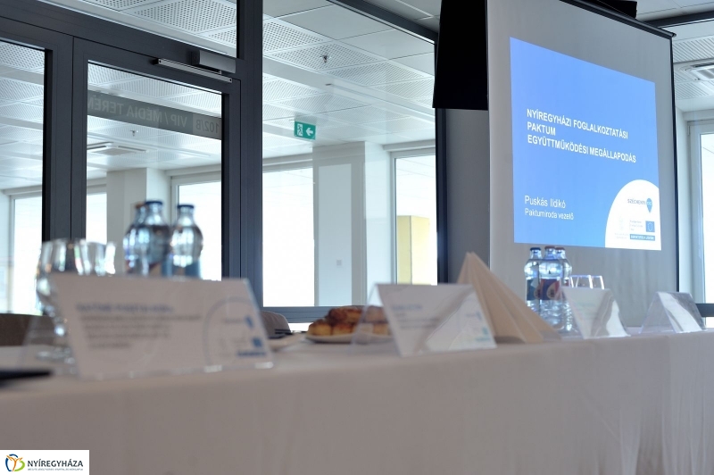 Foglalkoztatási paktum aláírása - fotó Szarka Lajos