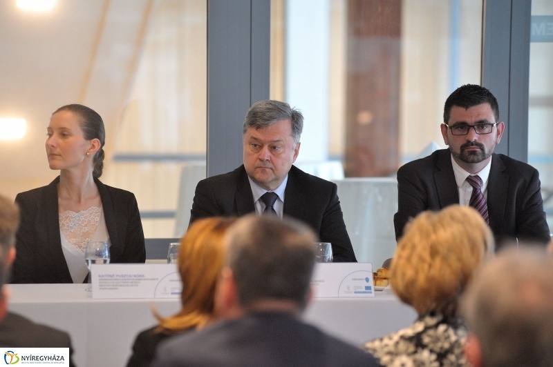 Foglalkoztatási paktum aláírása - fotó Szarka Lajos