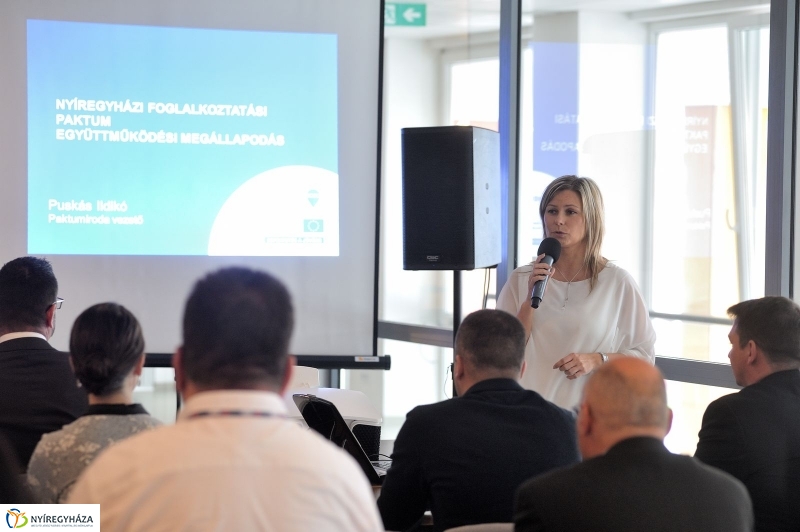 Foglalkoztatási paktum aláírása - fotó Szarka Lajos