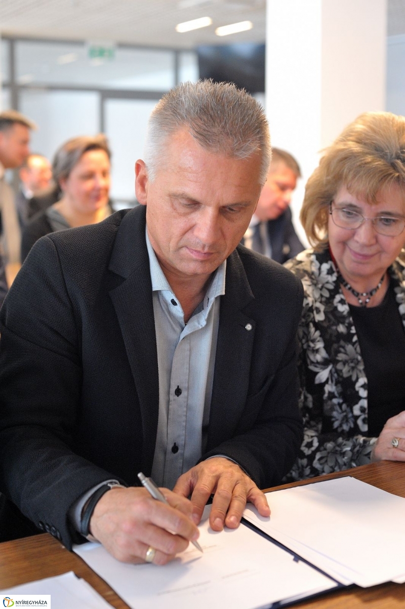 Foglalkoztatási paktum aláírása - fotó Szarka Lajos