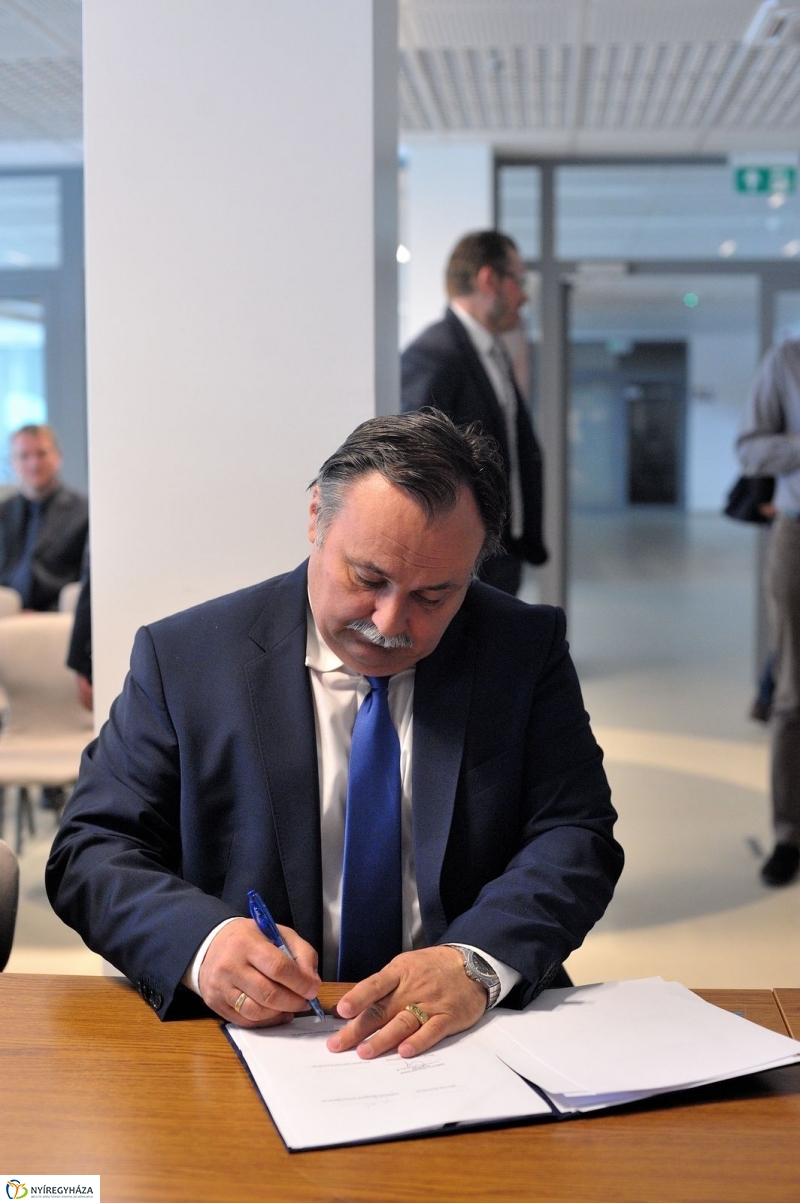 Foglalkoztatási paktum aláírása - fotó Szarka Lajos