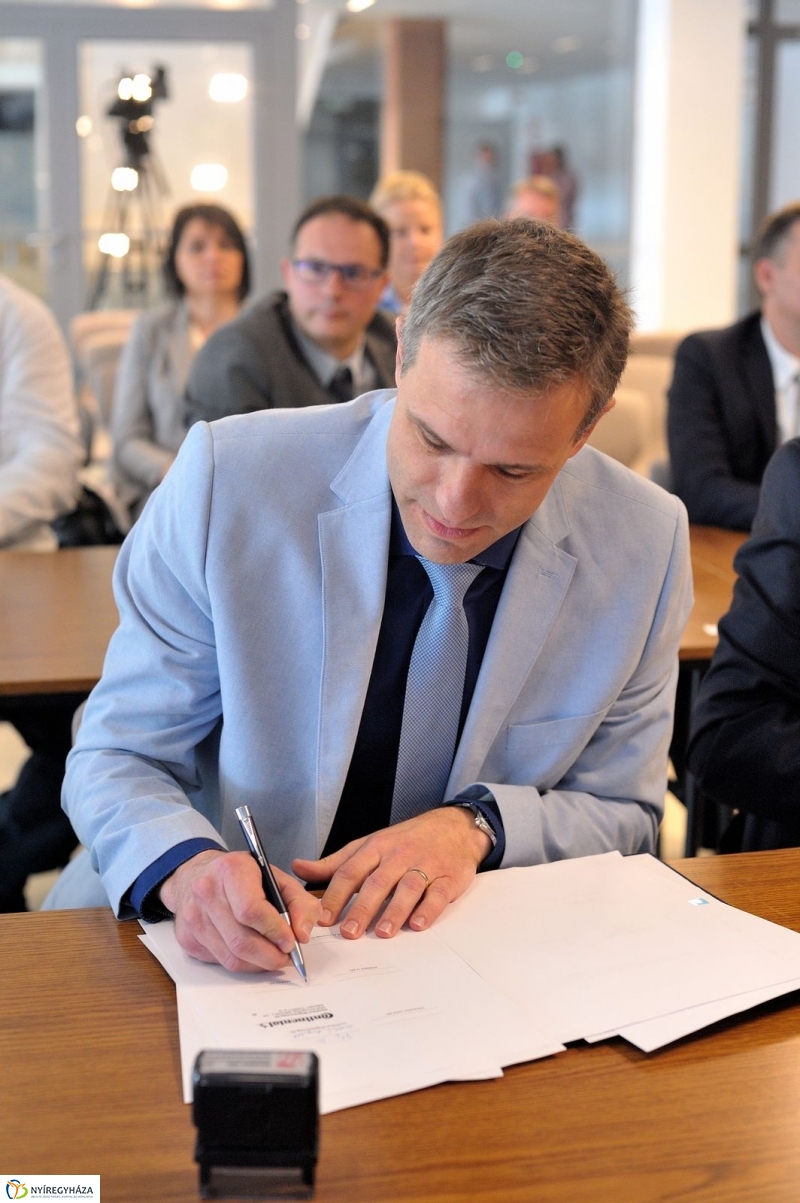 Foglalkoztatási paktum aláírása - fotó Szarka Lajos