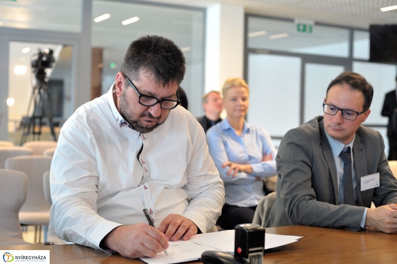 Foglalkoztatási paktum aláírása - fotó Szarka Lajos