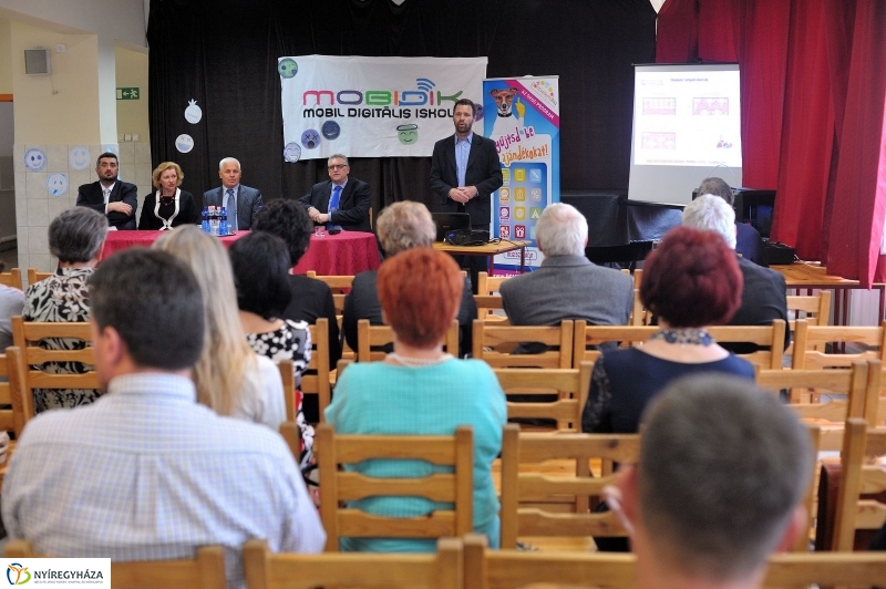 MOBIDIK az Apáczaiban - fotó Szarka Lajos