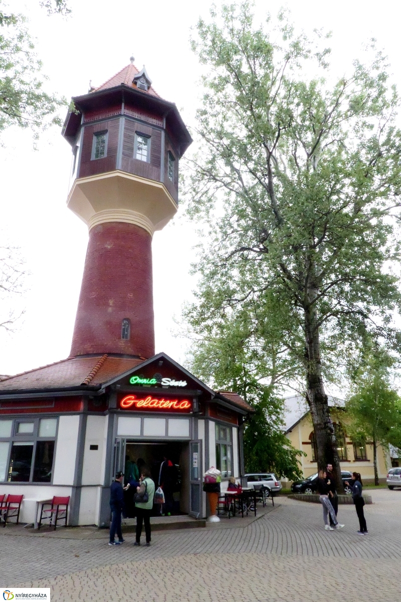 Április utolsó napja Sóstón - Szarka Lajos