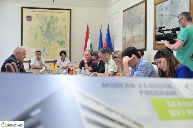 Új szálloda épül Sóstón - fotó Szarka Lajos