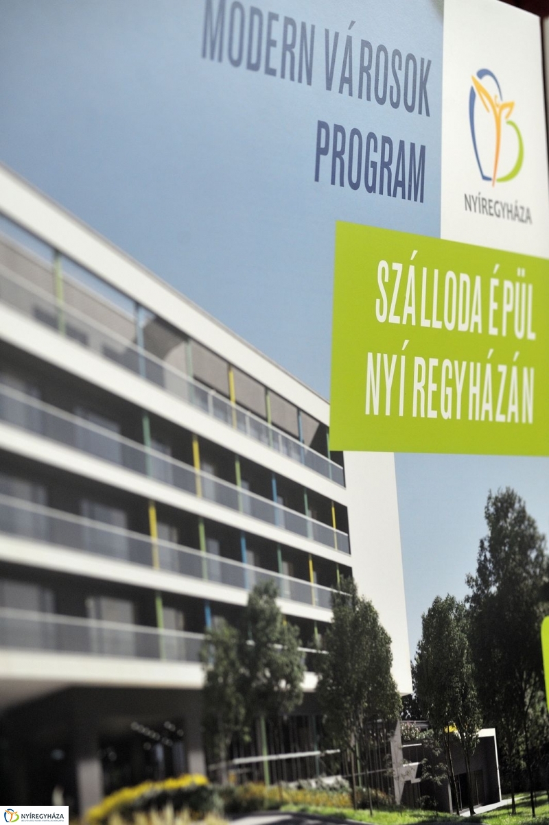 Új szálloda épül Sóstón - fotó Szarka Lajos