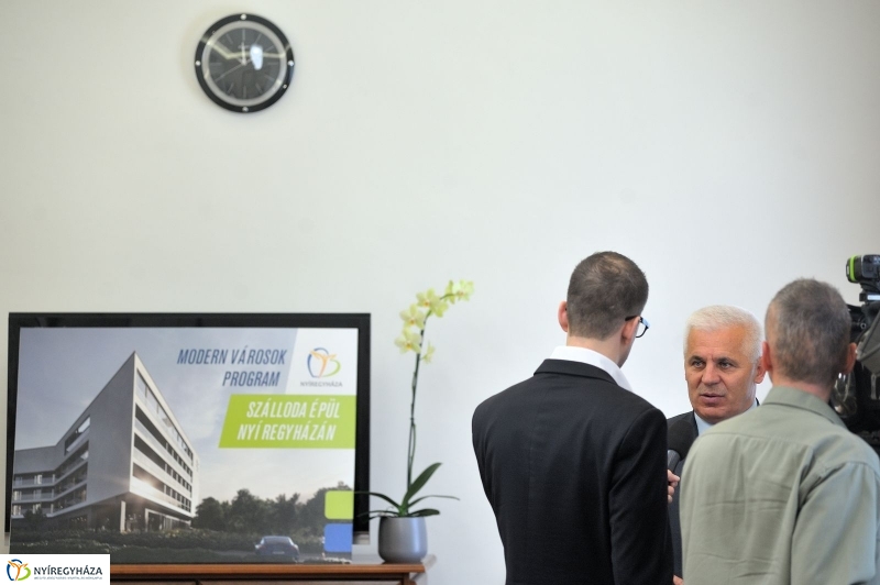 Új szálloda épül Sóstón - fotó Szarka Lajos