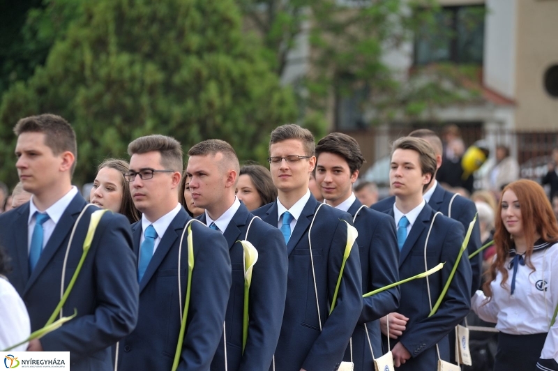 Ballagás a Vasvári gimiben - fotó Szarka Lajos