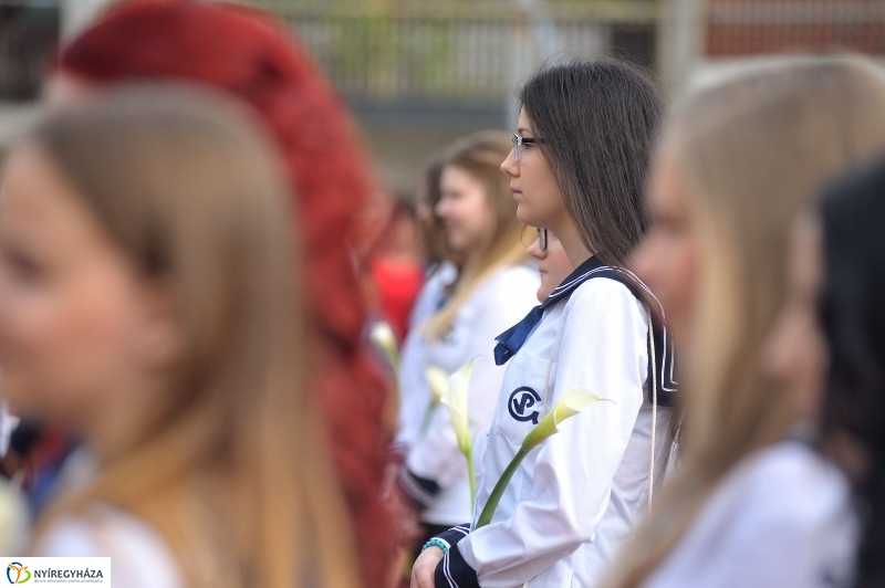 Ballagás a Vasvári gimiben - fotó Szarka Lajos