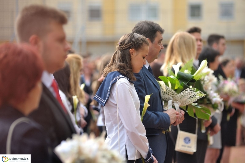 Ballagás a Vasvári gimiben - fotó Szarka Lajos