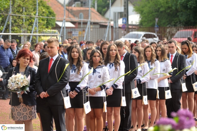 Ballagás a Vasvári gimiben - fotó Szarka Lajos