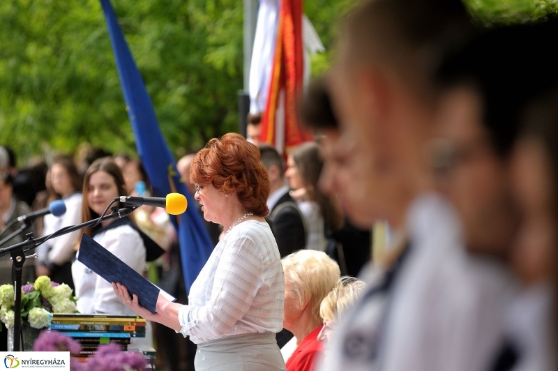 Ballagás a Vasvári gimiben - fotó Szarka Lajos