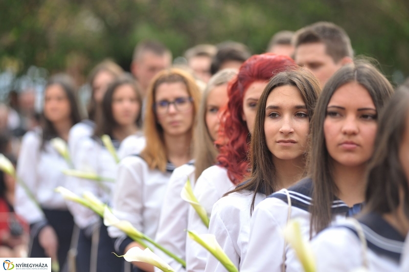 Ballagás a Vasvári gimiben - fotó Szarka Lajos