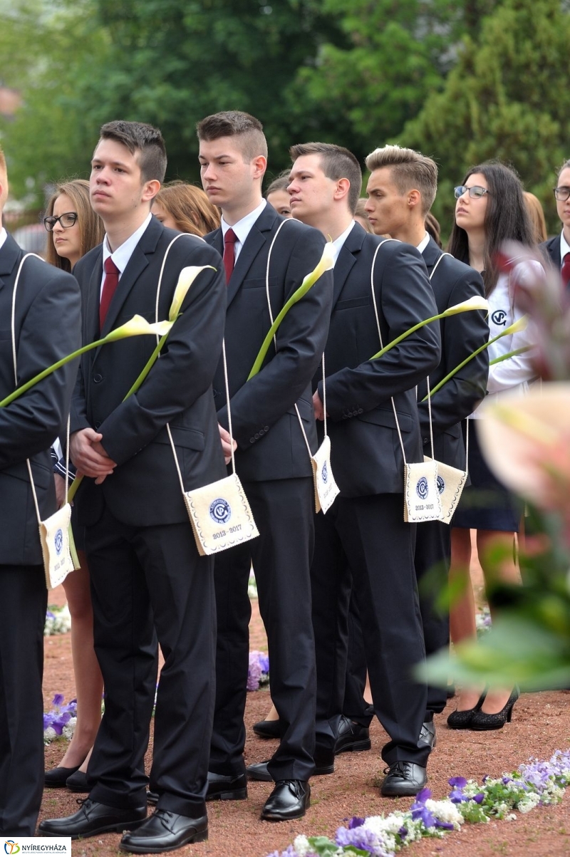 Ballagás a Vasvári gimiben - fotó Szarka Lajos