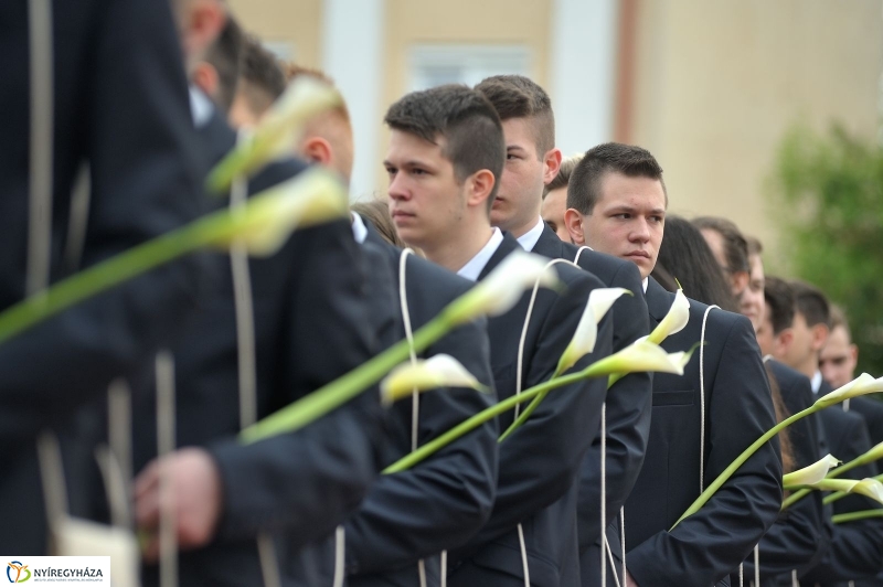 Ballagás a Vasvári gimiben - fotó Szarka Lajos