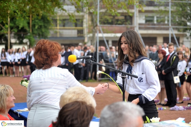 Ballagás a Vasvári gimiben - fotó Szarka Lajos