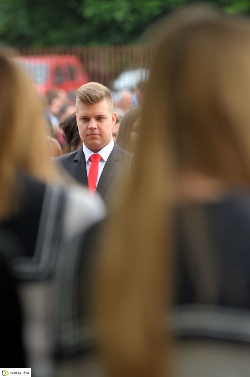 Ballagás a Vasvári gimiben - fotó Szarka Lajos