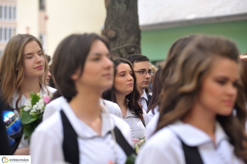 Ballagás a Kölcsey gimiben - fotó Szarka Lajos
