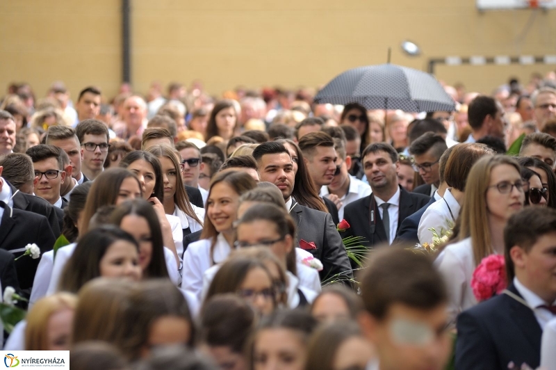 Ballagás a Kölcsey gimiben - fotó Szarka Lajos
