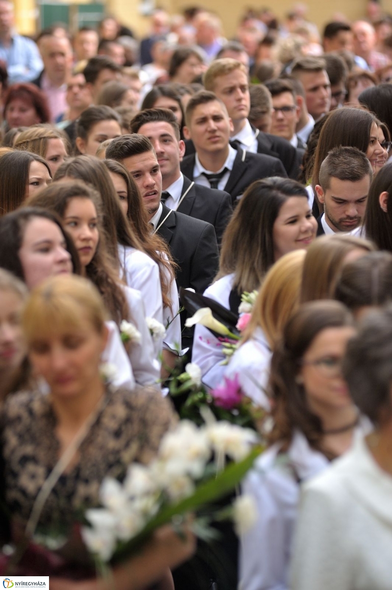 Ballagás a Kölcsey gimiben - fotó Szarka Lajos