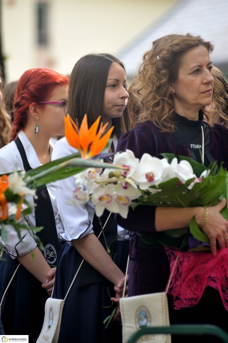 Ballagás a Kölcsey gimiben - fotó Szarka Lajos