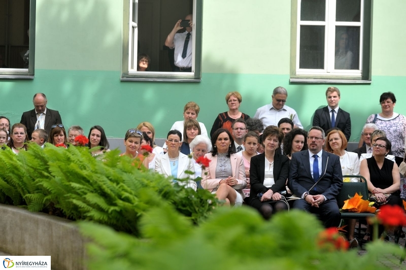 Ballagás a Kölcsey gimiben - fotó Szarka Lajos
