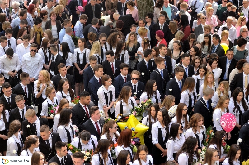 Ballagás a Kölcsey gimiben - fotó Szarka Lajos