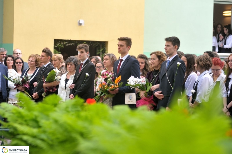 Ballagás a Kölcsey gimiben - fotó Szarka Lajos