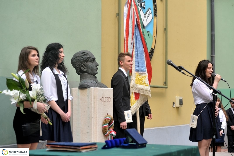 Ballagás a Kölcsey gimiben - fotó Szarka Lajos