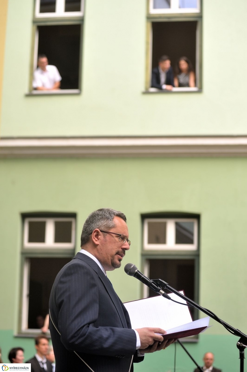 Ballagás a Kölcsey gimiben - fotó Szarka Lajos