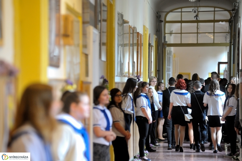 Ballagás a Kossuth gimiben - fotó Szarka Lajos