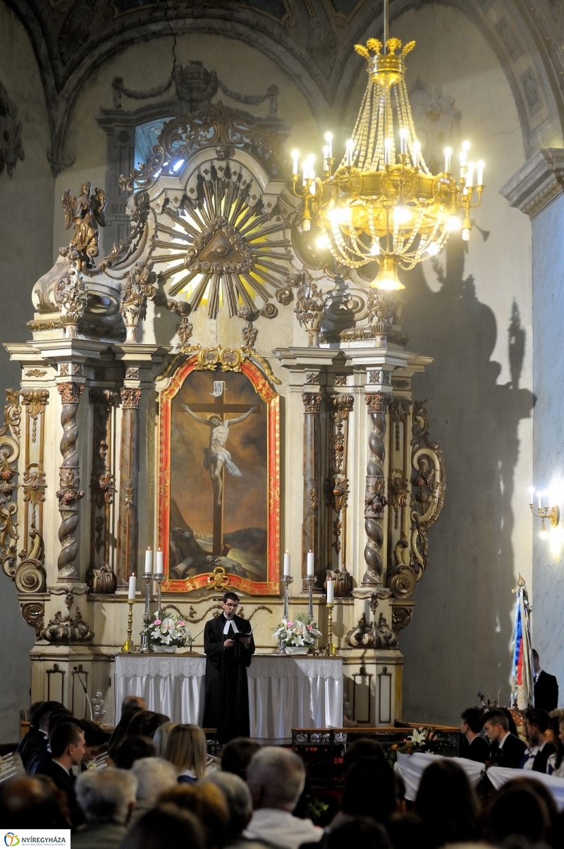 Ballagás a Kossuth gimiben - fotó Szarka Lajos