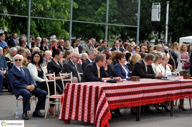 Ballagás a Krúdy gimiben - fotó Szarka Lajos