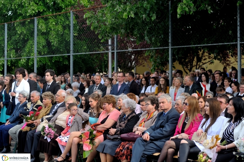 Ballagás a Krúdy gimiben - fotó Szarka Lajos