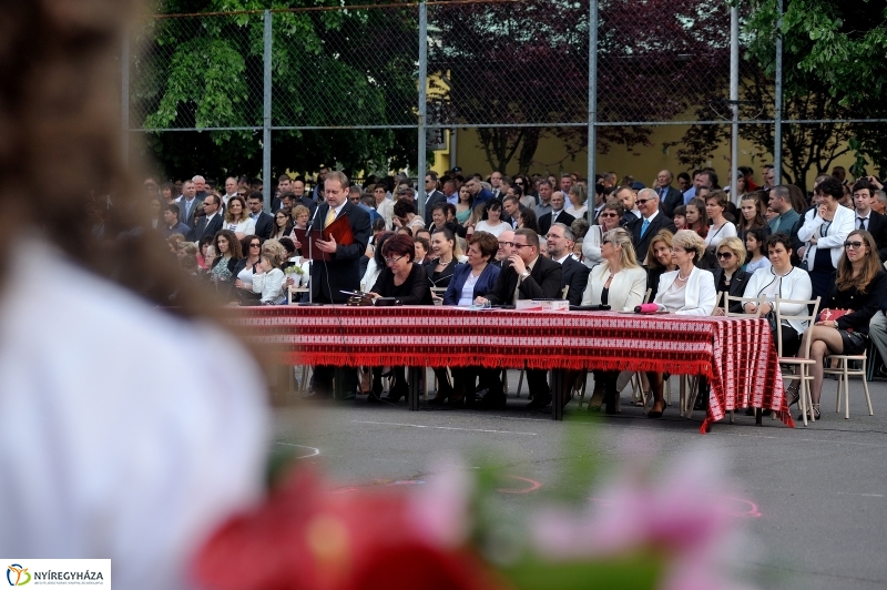 Ballagás a Krúdy gimiben - fotó Szarka Lajos