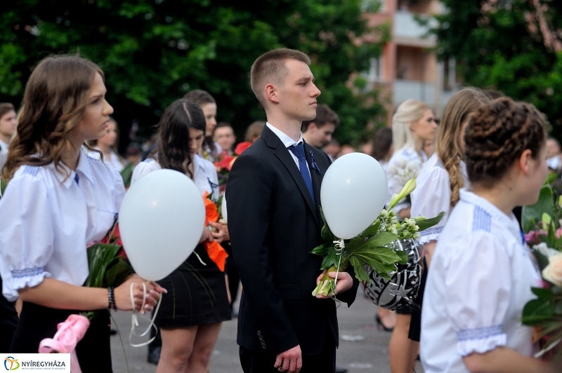 Ballagás a Krúdy gimiben - fotó Szarka Lajos