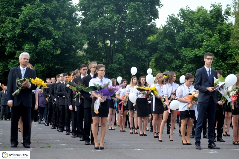 Ballagás a Krúdy gimiben - fotó Szarka Lajos