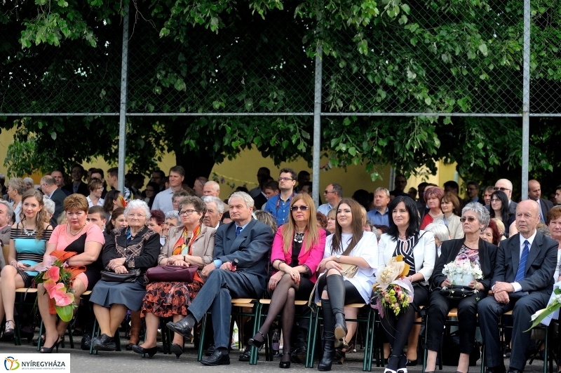 Ballagás a Krúdy gimiben - fotó Szarka Lajos