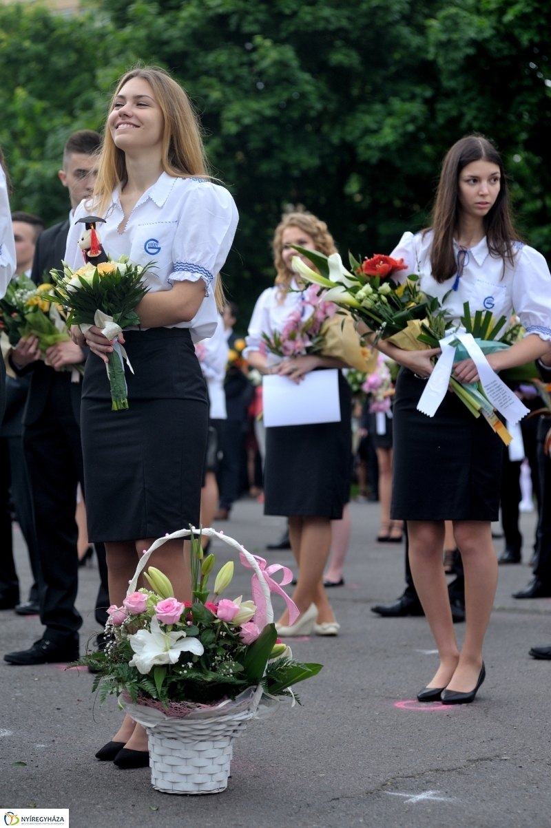 Ballagás a Krúdy gimiben - fotó Szarka Lajos
