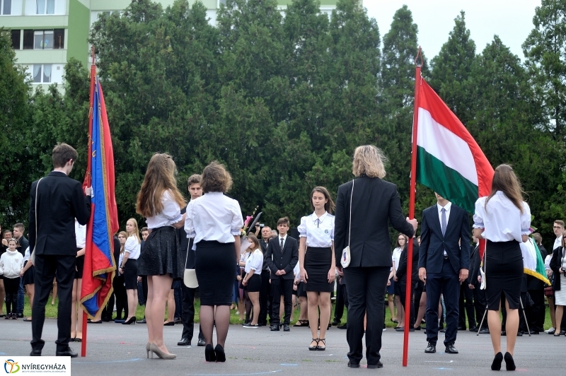 Ballagás a Krúdy gimiben - fotó Szarka Lajos