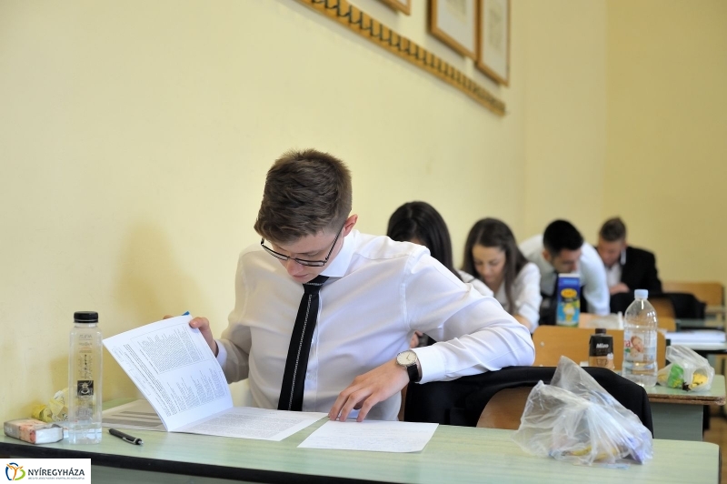 Elkezdődött az írásbeli érettségi - fotó Szarka Lajos