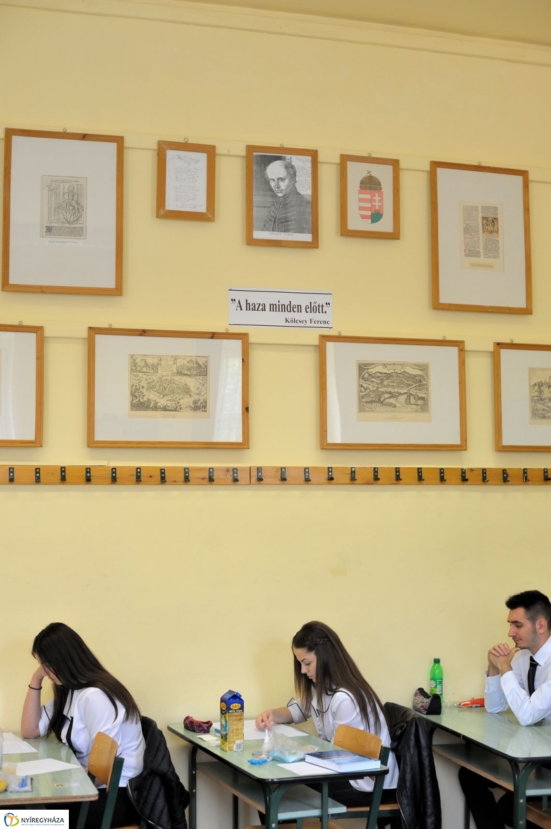 Elkezdődött az írásbeli érettségi - fotó Szarka Lajos